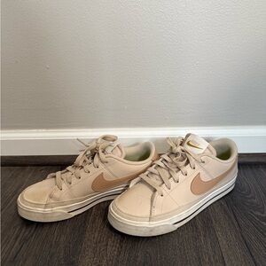 Nike Cream and Brown Casual Sneakers